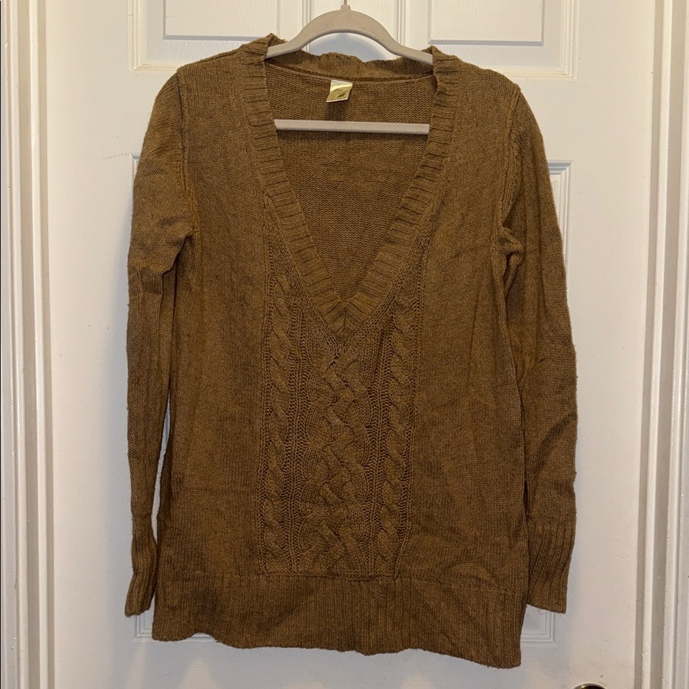 Old Navy V-Neck Cable Knit Sweater in Brown
